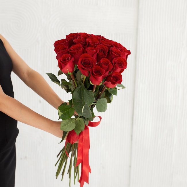 25 красных роз - салон «Цвет настроения» в Уфе