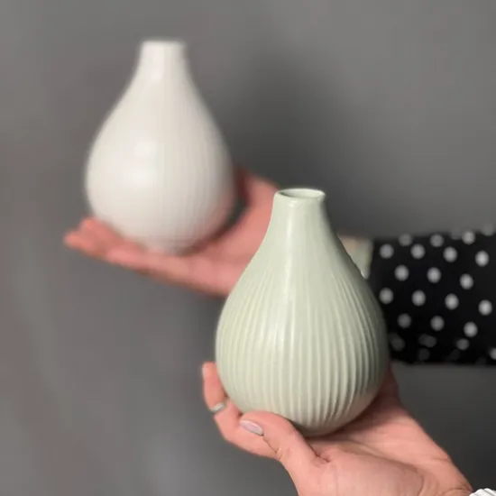 Ваза из керамики от интернет-магазина цветов в 