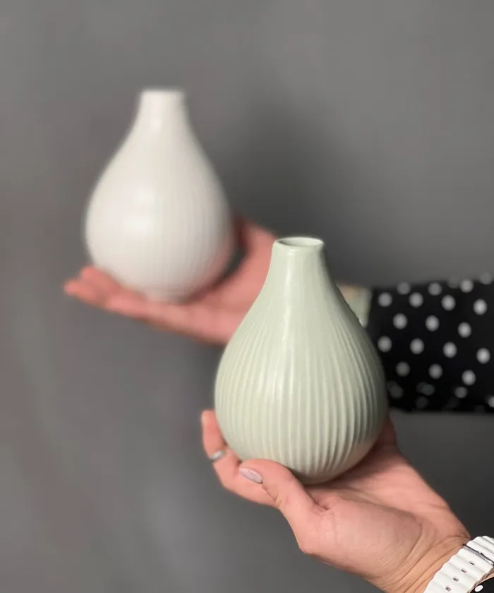 Ваза из керамики от интернет-магазина цветов в 