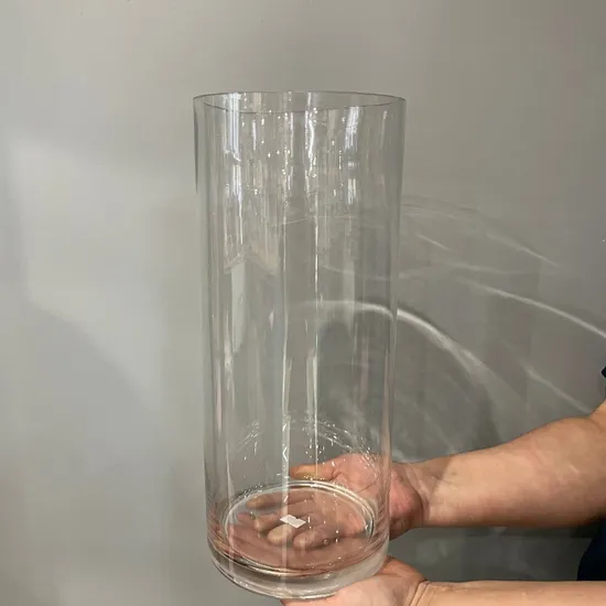 Прозрачная ваза от интернет-магазина цветов в 