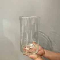 Прозрачная ваза из стекла
