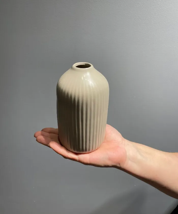 Ваза керамическая коричневая от интернет-магазина цветов в 