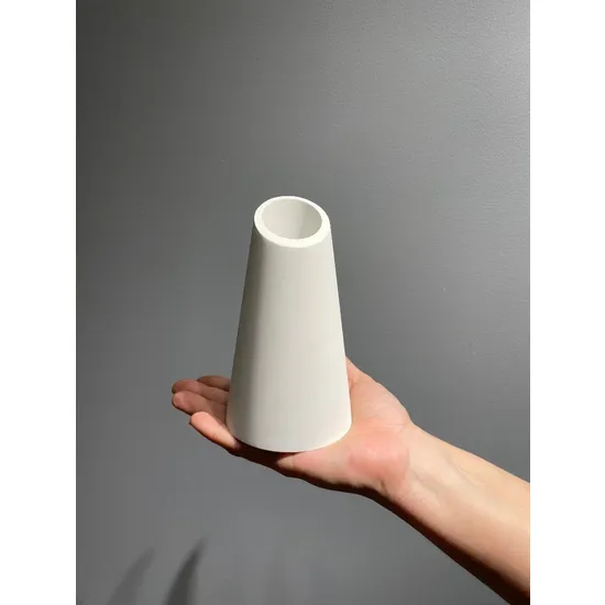 Ваза керамическая белая от интернет-магазина цветов в 