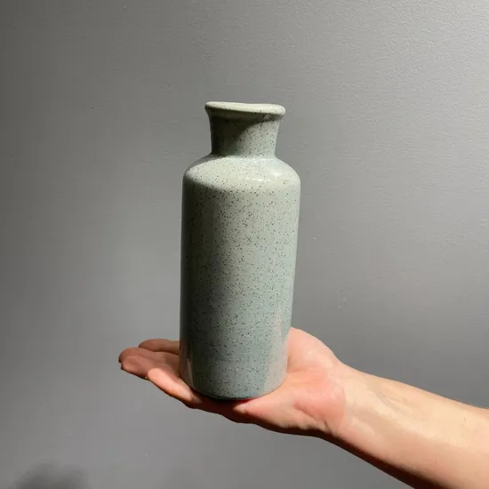 Ваза керамическая зеленая от интернет-магазина цветов в 