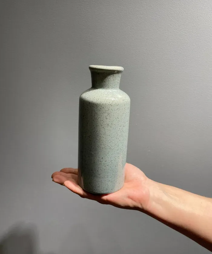 Ваза керамическая зеленая от интернет-магазина цветов в 