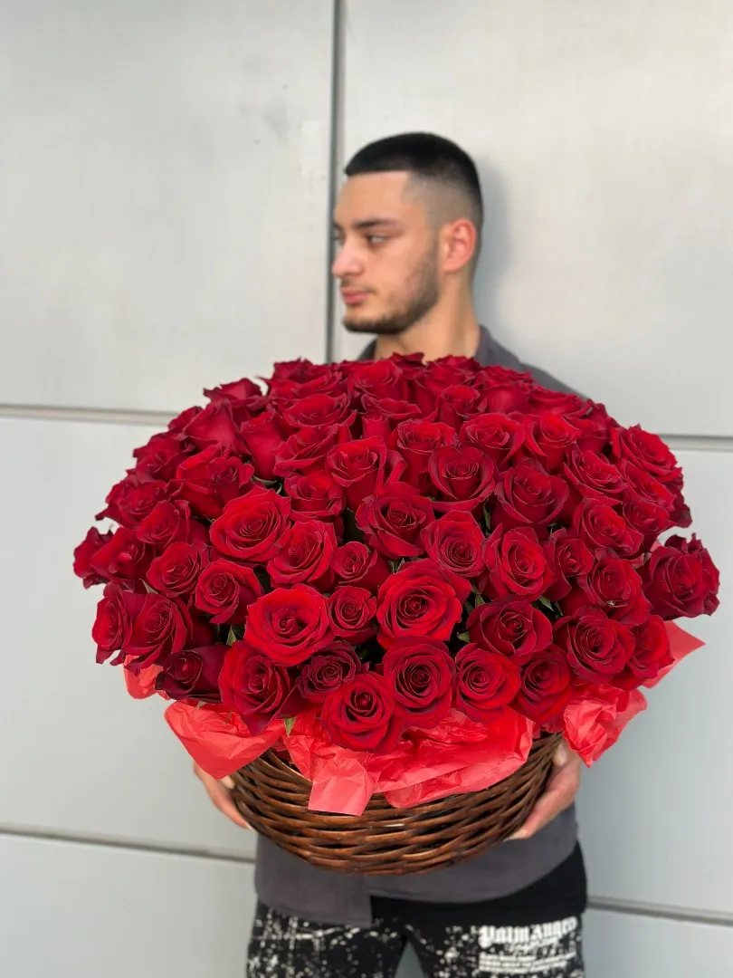 101 роза в корзине от интернет-магазина цветов в 