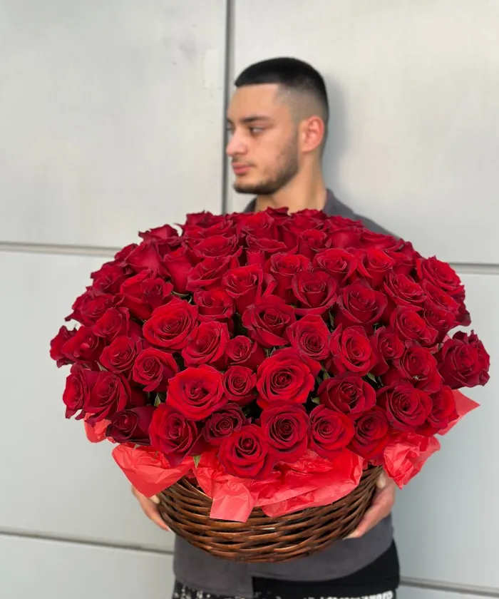 101 роза в корзине от интернет-магазина цветов в 