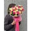 Композиция в шляпной коробке с кустовыми розами