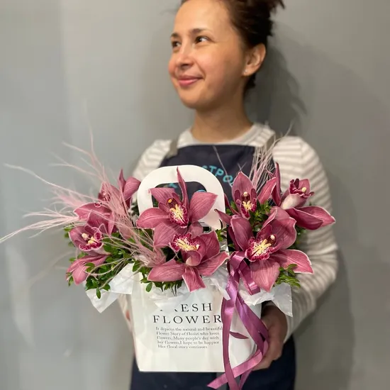 Изысканная орхидея от интернет-магазина цветов в 