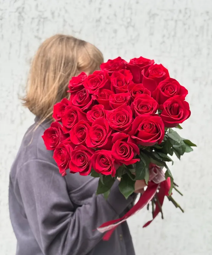 25 красных роз от интернет-магазина цветов в 