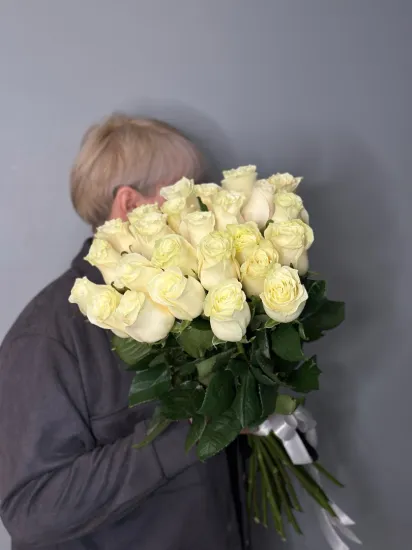 25 белых роз! от интернет-магазина цветов в 