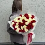 51 красно-белая роза 60см в упаковке