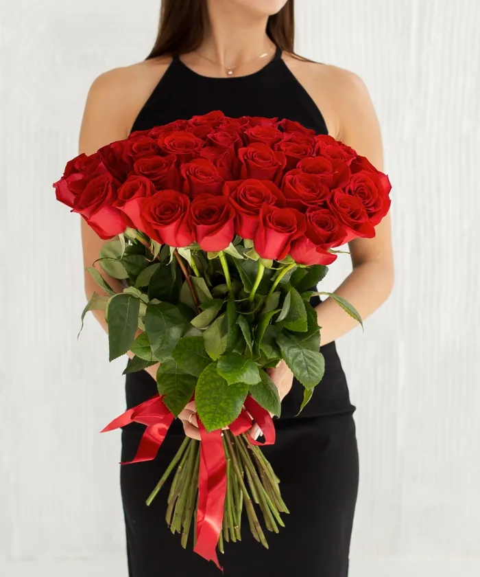 51 красная роза от интернет-магазина цветов в 