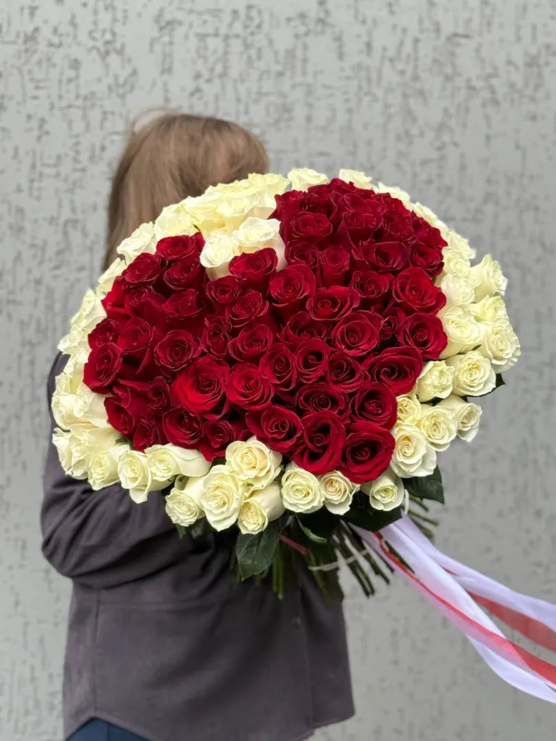 101 роза в форме сердца от интернет-магазина цветов в 