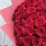 101 красная роза в упаковке 60см