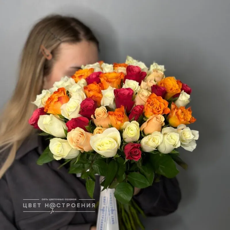 51 роза Кения микс с лентой