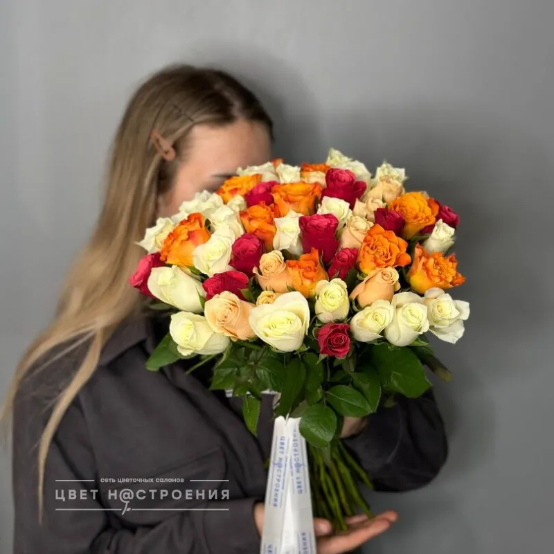 51 роза Кения микс с лентой