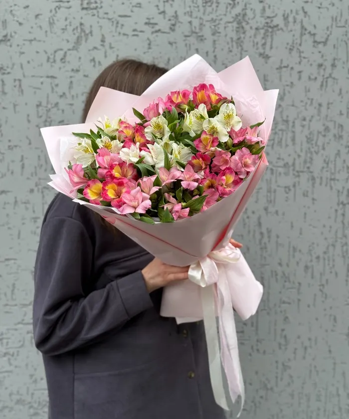 Радужные альстромерии от интернет-магазина цветов в 