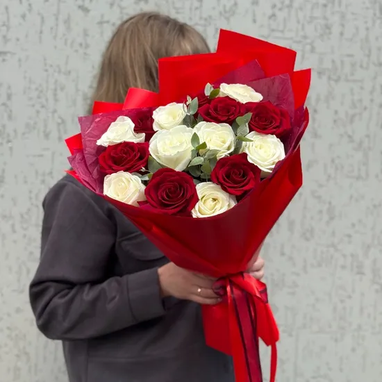 Яркая кокетка от интернет-магазина цветов в 