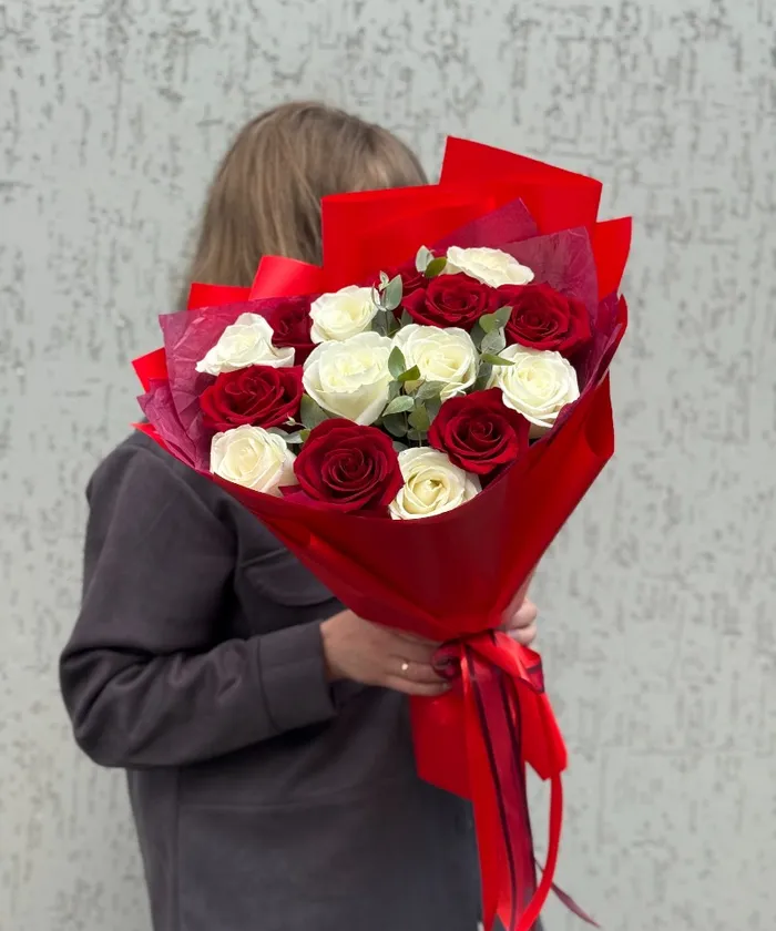 Яркая кокетка от интернет-магазина цветов в 