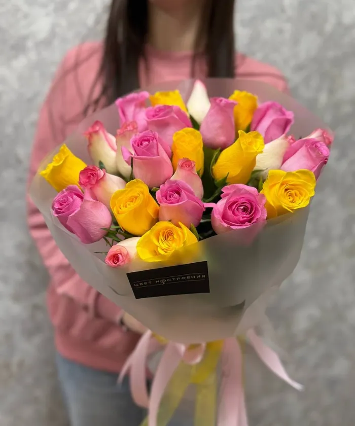 Роза Кения в упаковке от интернет-магазина цветов в 