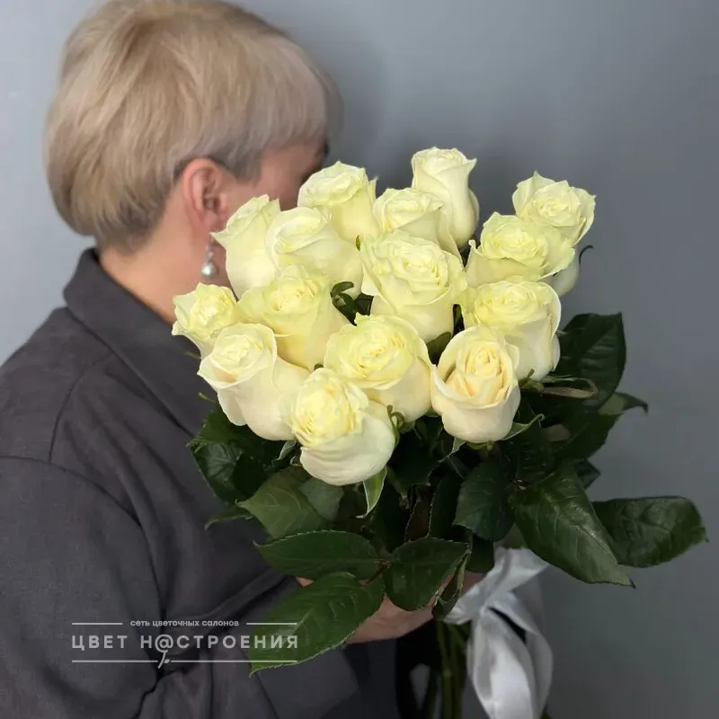 Белые розы Эквадор 60см