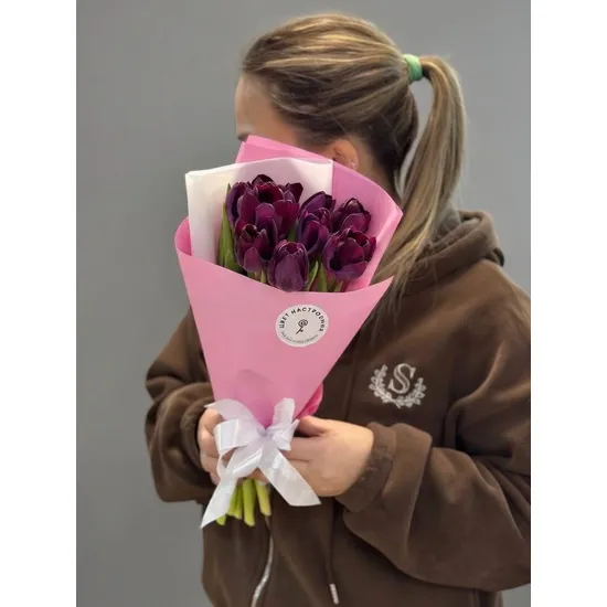 Букет из 9 тюльпанов от интернет-магазина цветов в 