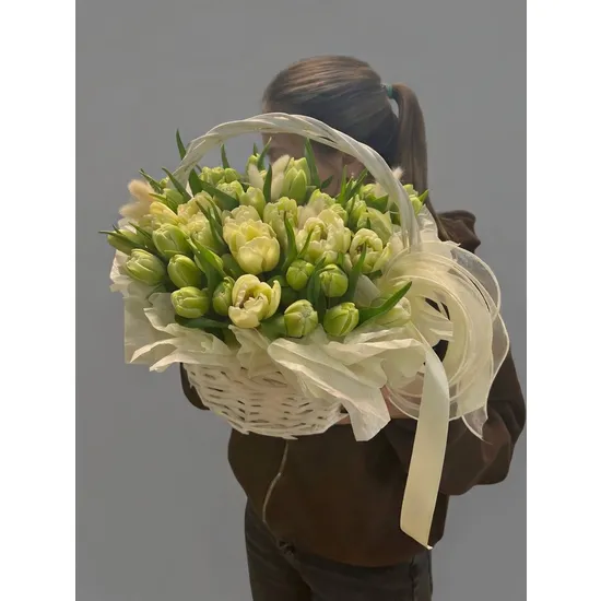 &laquo;Весеннее утро&raquo; корзина с тюльпанами от интернет-магазина цветов в 