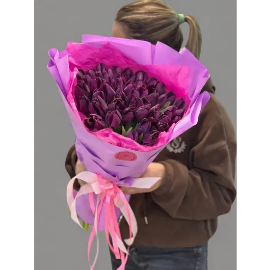 51 тюльпан в упаковке &laquo;Лавандовый сон&raquo; от интернет-магазина цветов в 