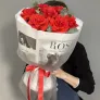 Французские розы с эвкалиптом в упаковке