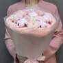 Букет хризантем с хлопком в упаковке