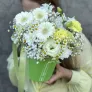 Летняя композиция с ромашками и гермини