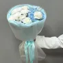 Сборный букет с голубой гортензией и диантусами