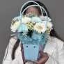 Композиция на 1 сентября с гермини и хризантемами