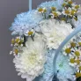 Композиция на 1 сентября с гермини и хризантемами
