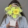 Желтая композиция учителю с хризантемами и гермини