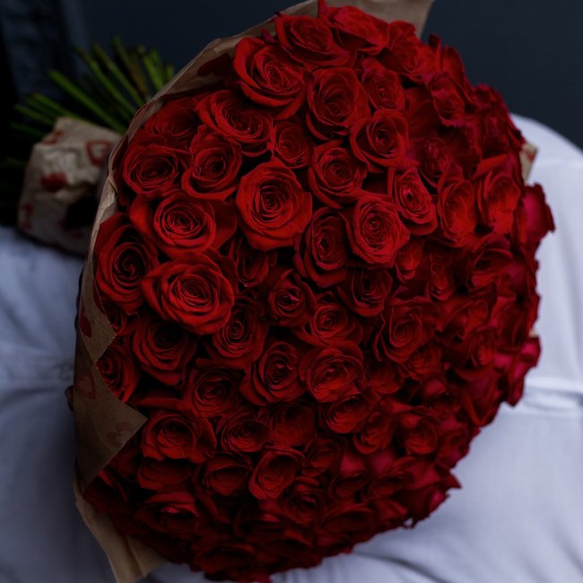101 красная роза в упаковке - салон «Цвет настроения» в Уфе 13298