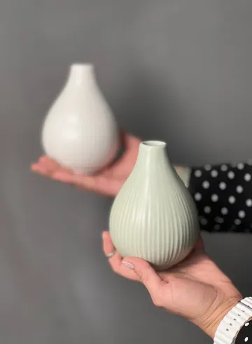 Ваза из керамики от интернет-магазина цветов в 