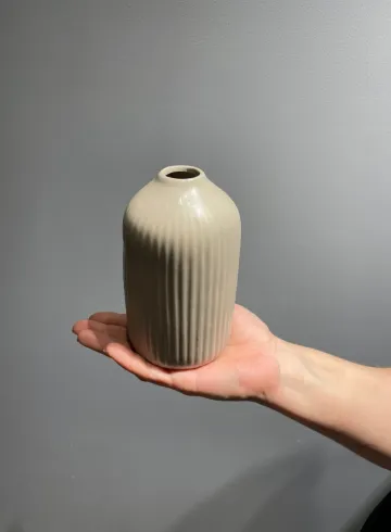 Ваза керамическая коричневая от интернет-магазина цветов в 