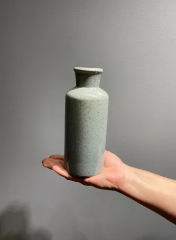 Ваза керамическая зеленая от интернет-магазина цветов в 