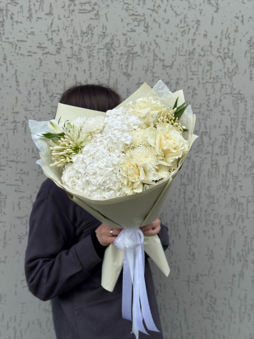 Белый стих от интернет-магазина цветов в 