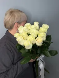 Белые розы Эквадор