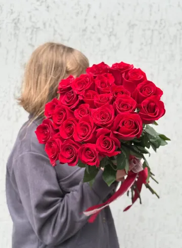 25 красных роз от интернет-магазина цветов в 