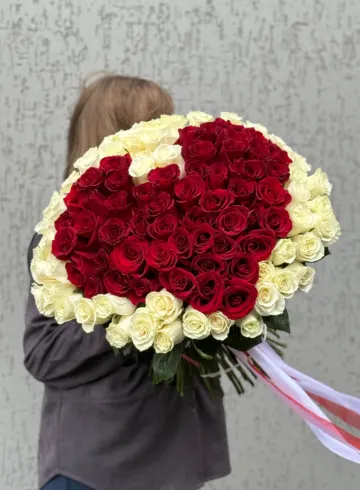 101 роза в форме сердца от интернет-магазина цветов в 