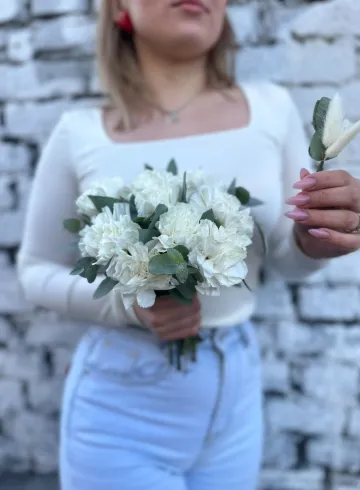 Свадебный букет &laquo;Софи Лорен&raquo; от интернет-магазина цветов в 