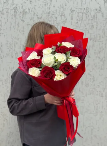 Яркая кокетка от интернет-магазина цветов в 