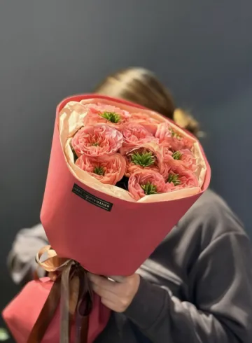 11 пионовидных роз Мандарин экспрешен в упаковке от интернет-магазина цветов в 