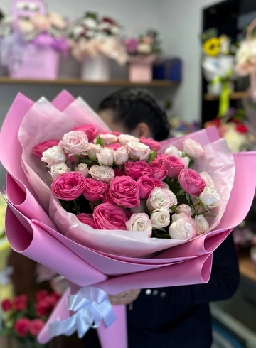 Кустовые пионовидные розы &laquo;Ягодный шик&raquo; от интернет-магазина цветов в 