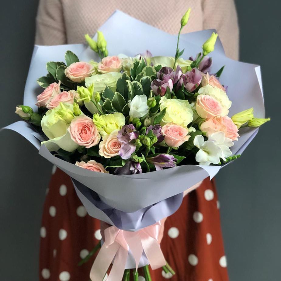 Купить свежие цветы в Уфе от интернет-магазина Мир Цветов